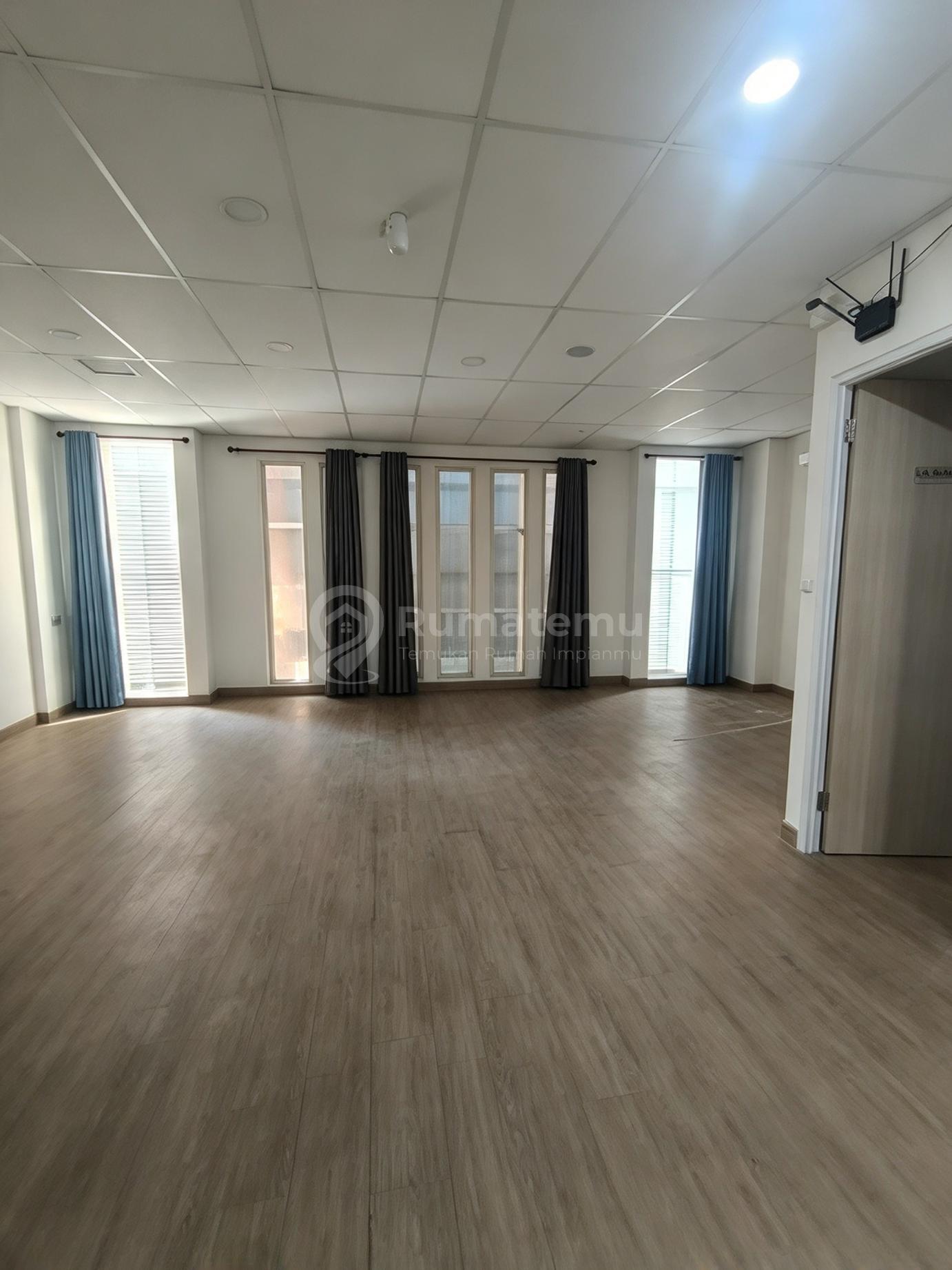 Dijual Atau Disewakan Ruko 3 Lantai di Gading Park View - Kelapa Gading