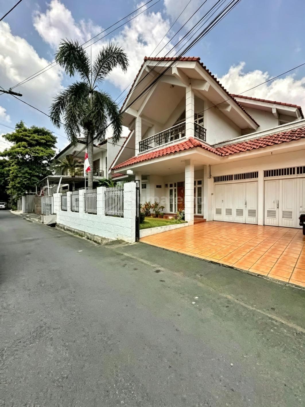 Rumah Bagus Lokasi Strategis Dekat Pintu Tol dan Citos di Cipete
