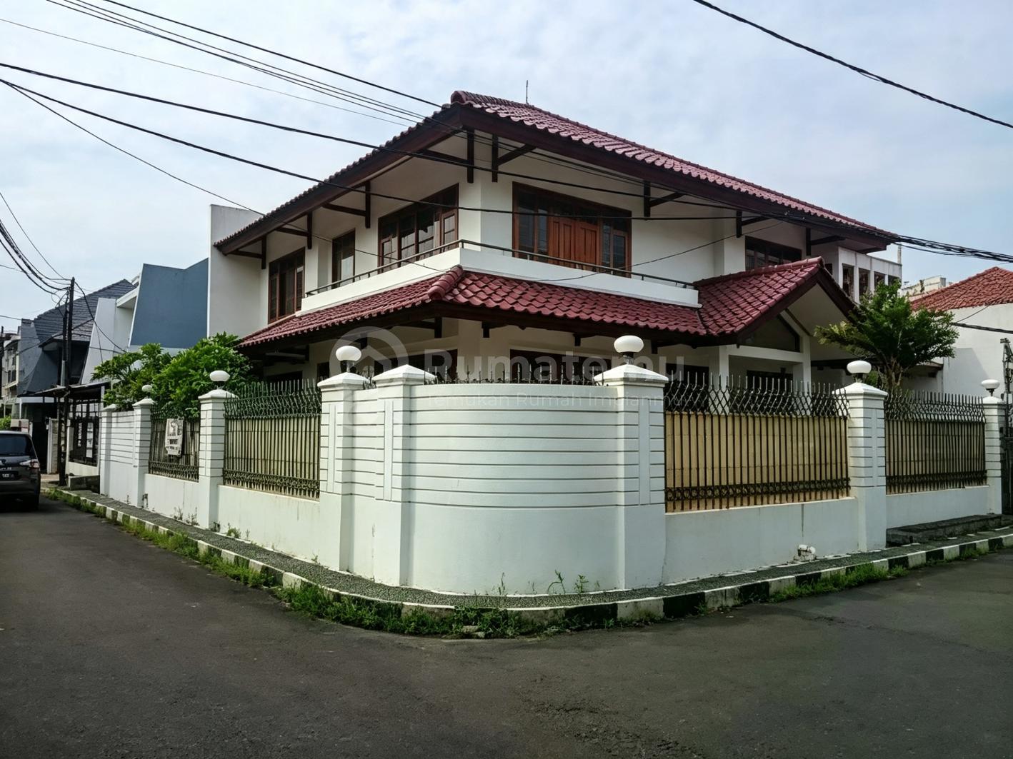 Kedoya Baru[RUMAH]:Under Market Price, Full kayu Jati,Utara&Barat
