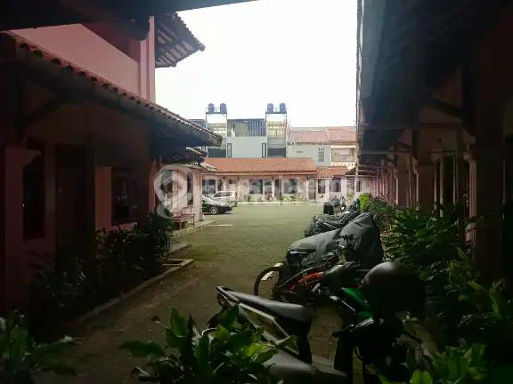 Tanah Berikut Bisnis Kos-Kosan Dekat Universitas Indonesia