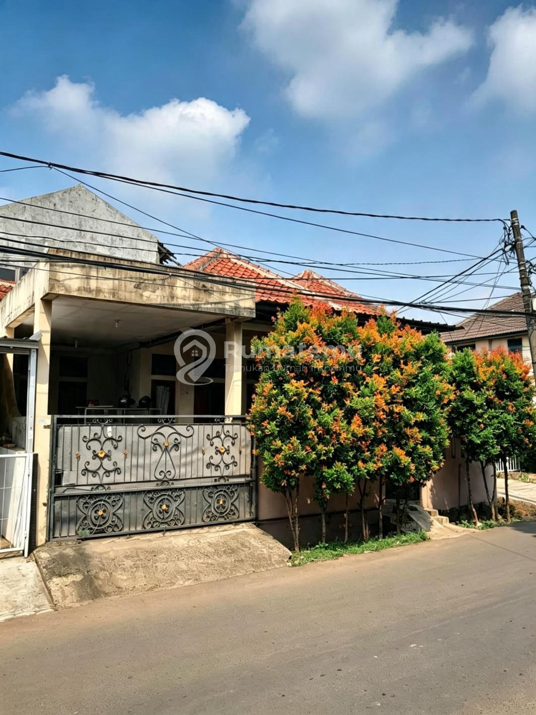 Dijual rumah Bangunan tahun 2014 di komplek Japos, Paninggilan, Ciledug, Tangerang