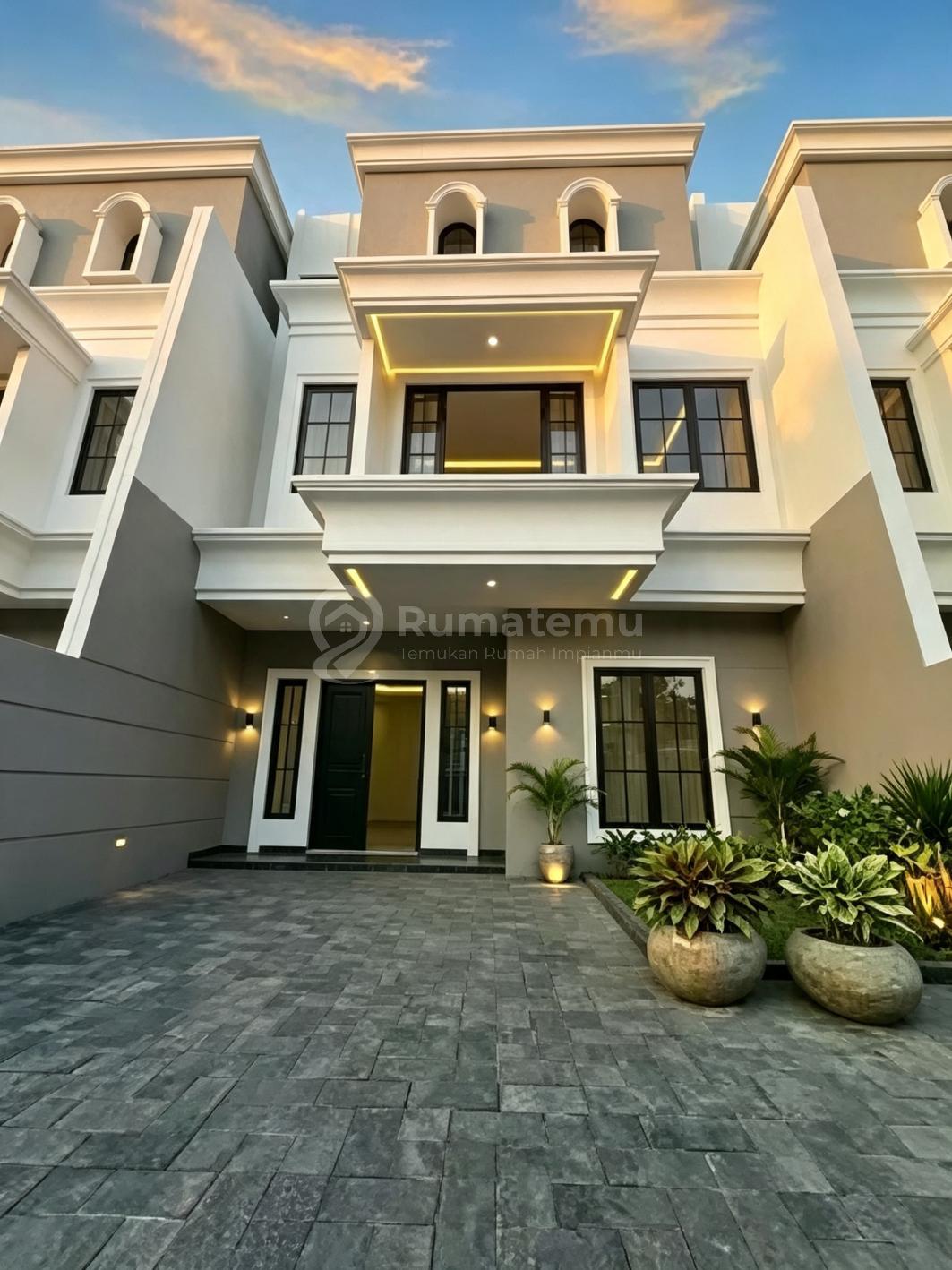Rumah Baru Design Classic dengan Material Terbaik