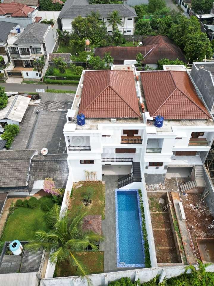 Dijual rumah baru Ciledug swimming pool area perumahan, Tangerang Kota