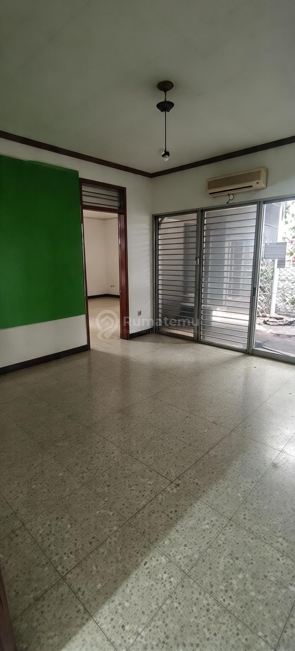 Disewakan Rumah 1 Lantai 5 BR Siap Pakai di Cempaka Putih Jakarta Pusat