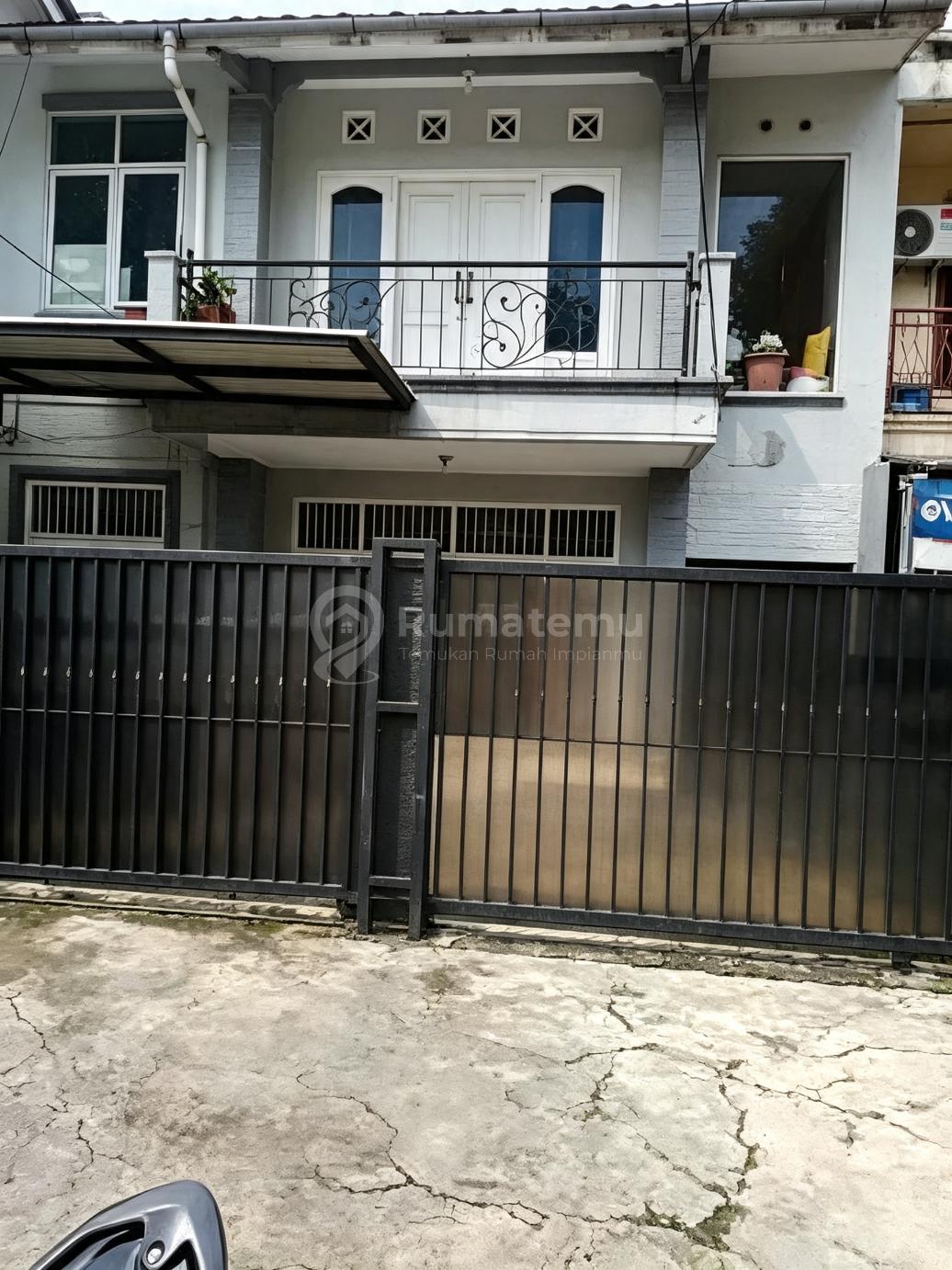 Rumah Siap Huni Pinggir Jalan, 700 M Ke Lenteng Agung Raya