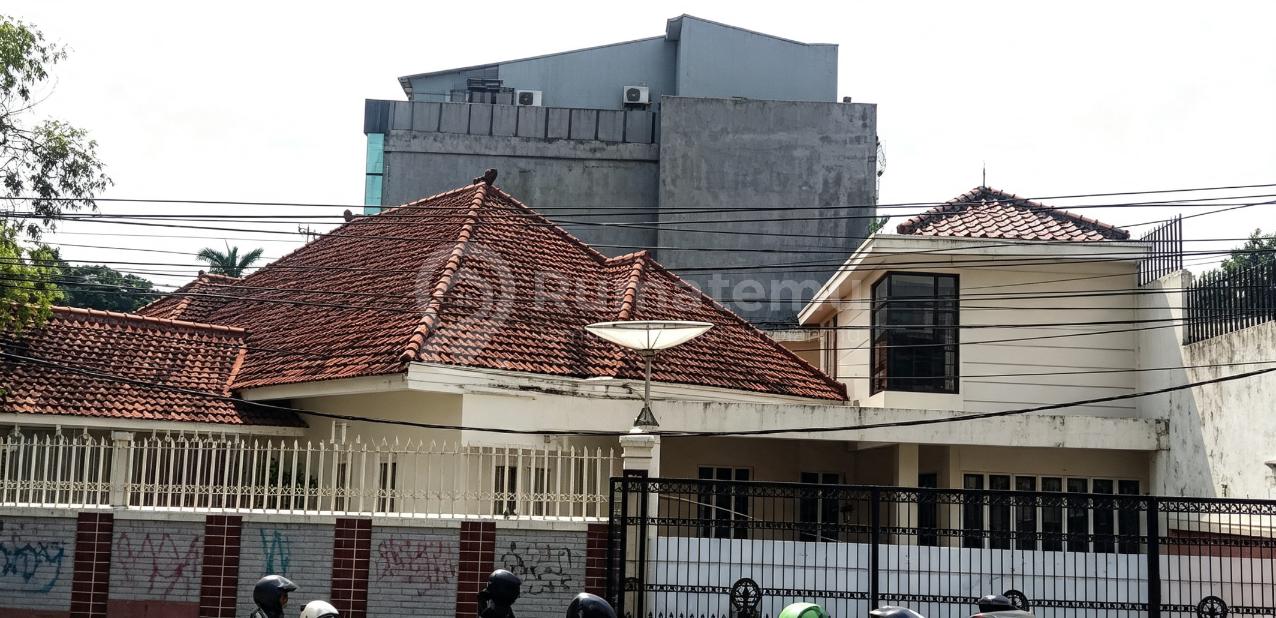 Rumah Tua Hitung Tanah di Jln.proklamasi,Menteng-Zona Campuran(C1)