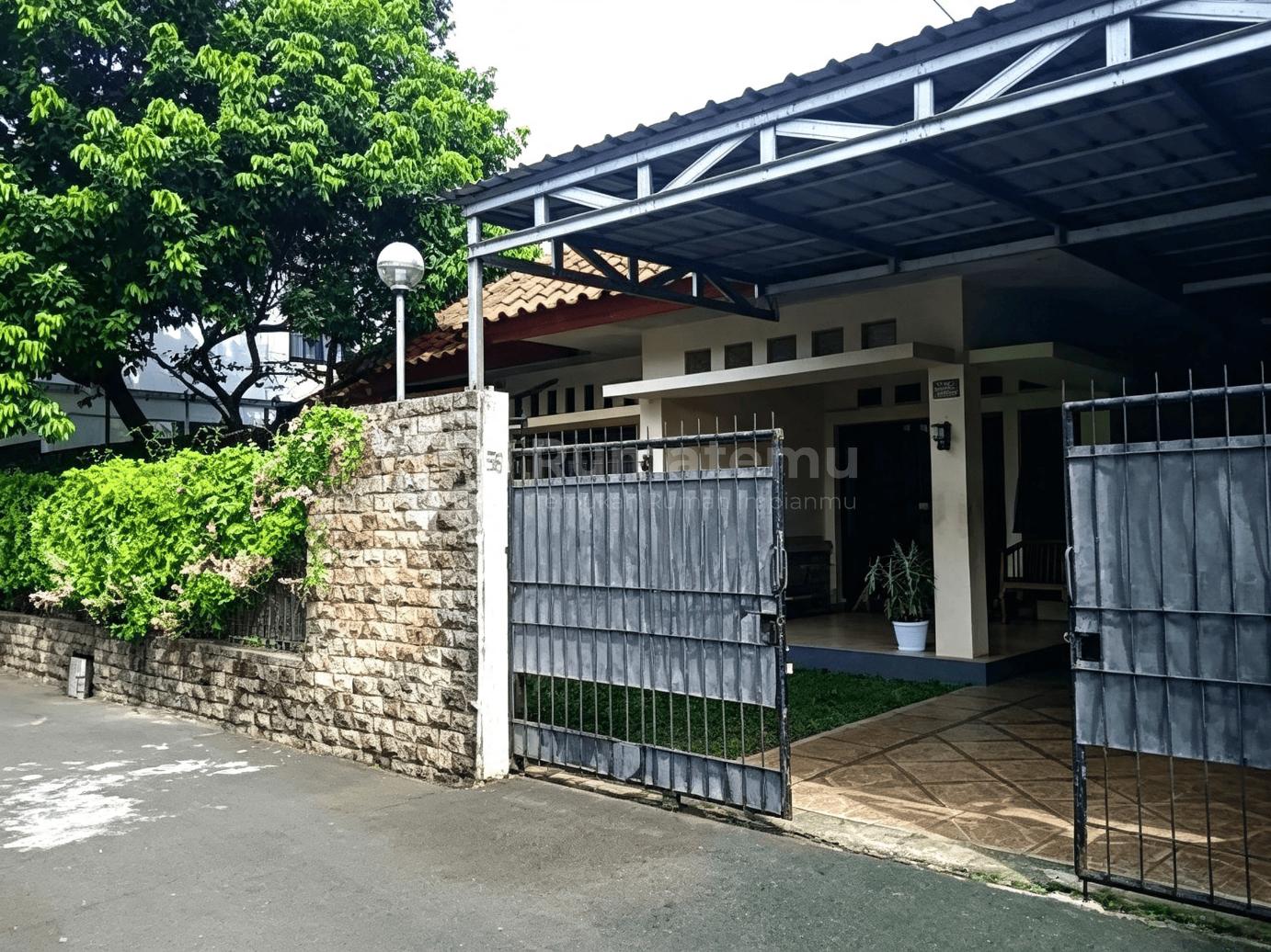 Dijual Cepat Rumah Bagus Siap Huni/ Semi Furnish di Lenteng Agung Jakarta Selatan
