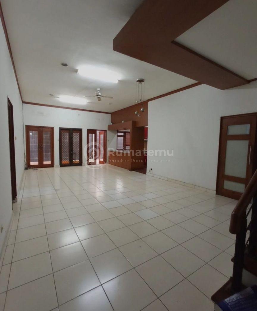 DISEWAKAN RUMAH 1 LANTAI DI DAERAH KEBAYORAN BARU