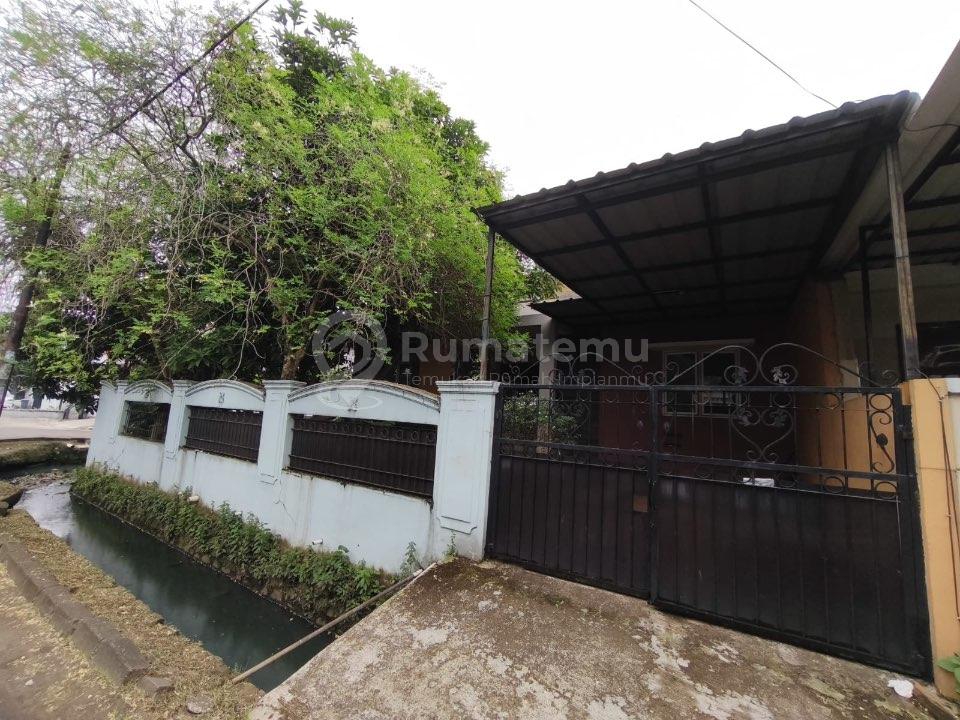 Rumah di villa melati mas
