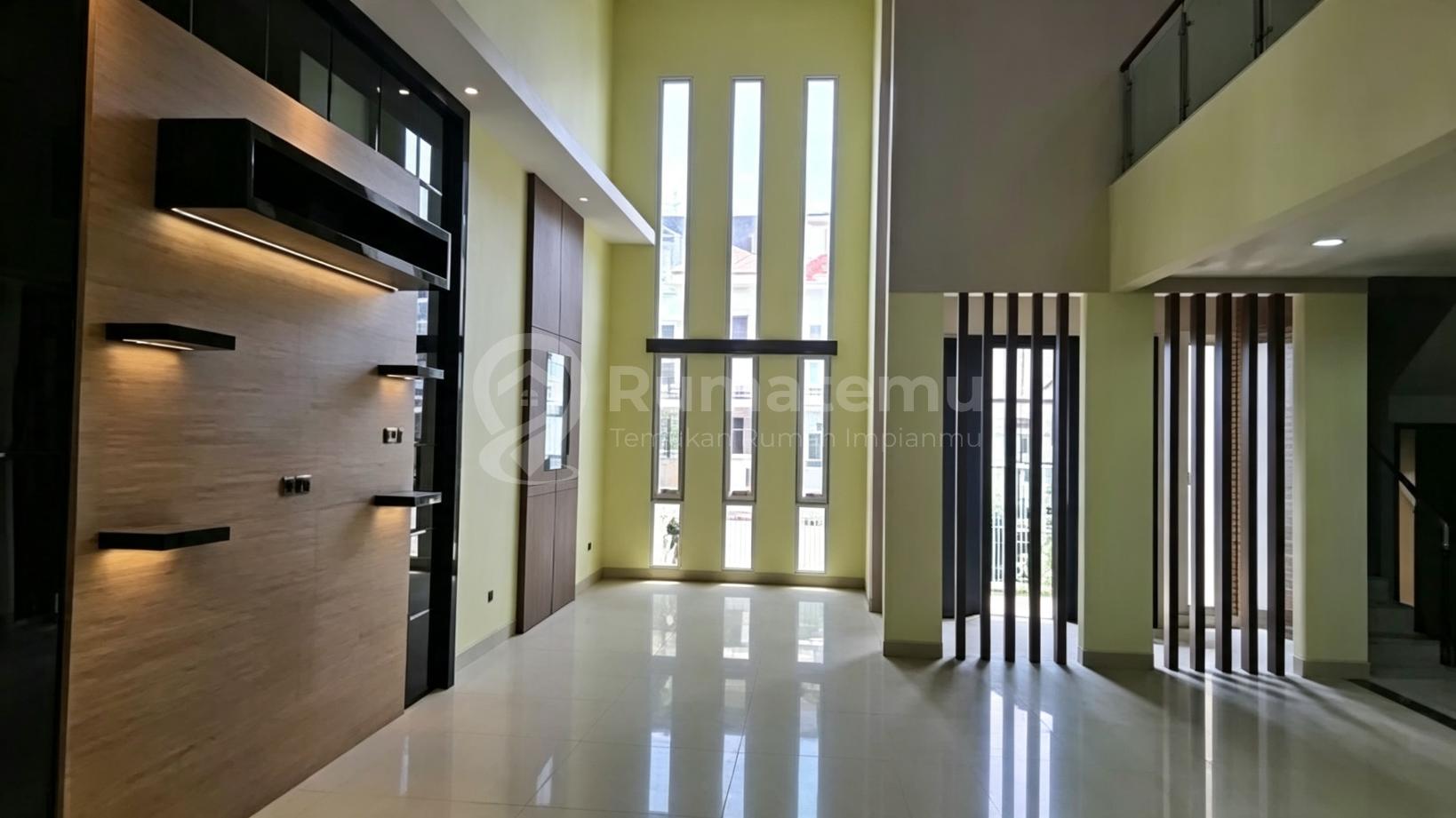 Dijual Rumah Baru Semi Furnished @Jakarta Barat