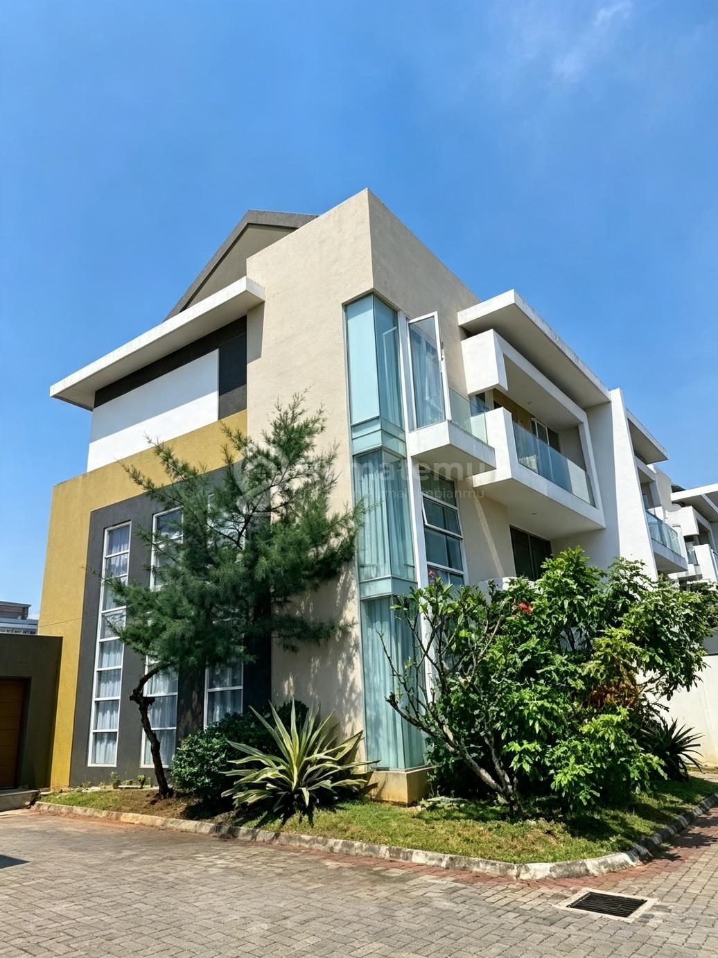 Dijual Rumah Mewah Kolam Renang Di Simatupang Residence Pasar Minggu Jakarta Selatan