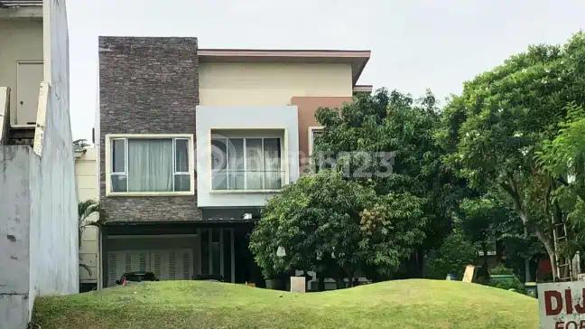 Dijual Rumah Mewah dan Elegan, Ada Kolam Ikan di Delatinos