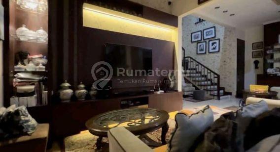 RUMAH TINGKAT 2 DIJUAL AREA KEBAYORAN BARU