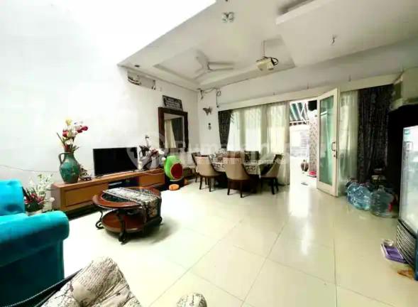 Dijual Rumah di Kemang Selatan