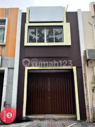 Ruko Pasar Modern Paramount Hadap Jalan Raya