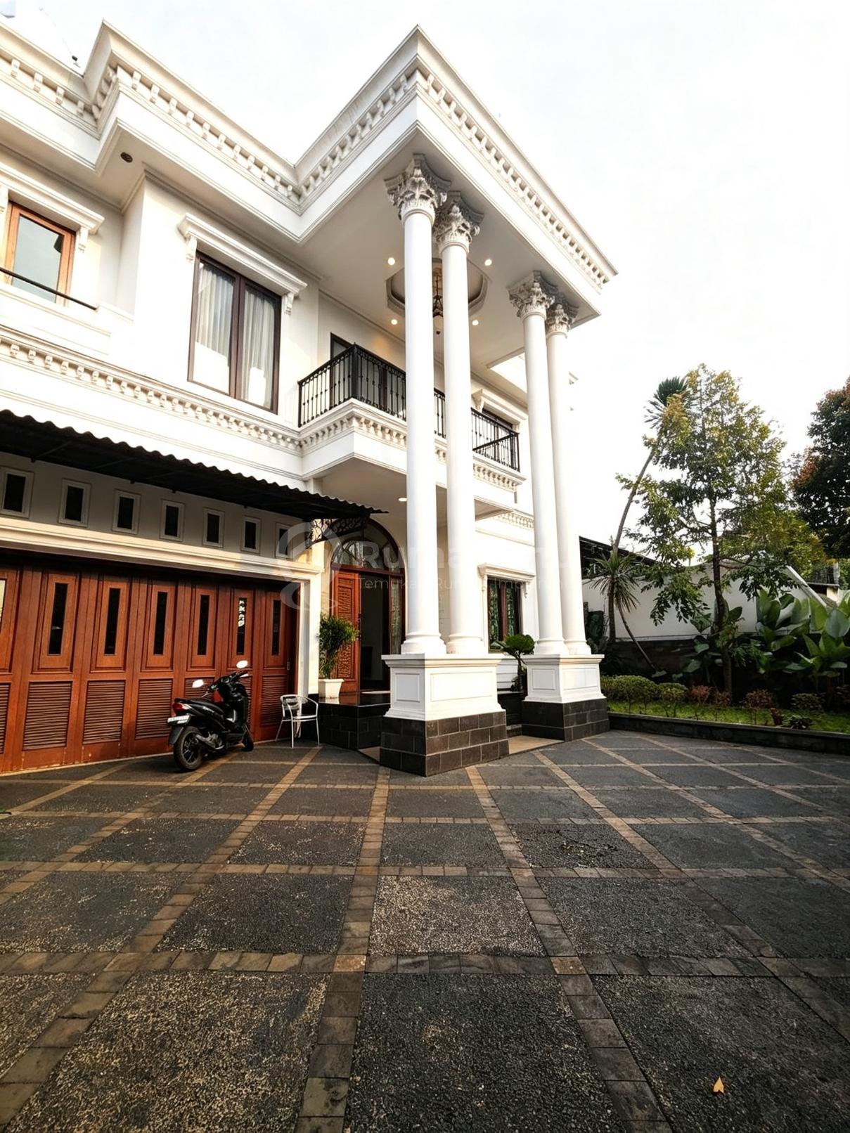 Dijual Rumah Mewah Pinggir Jalan di Bambu Apus Cipayung Jakarta Timur