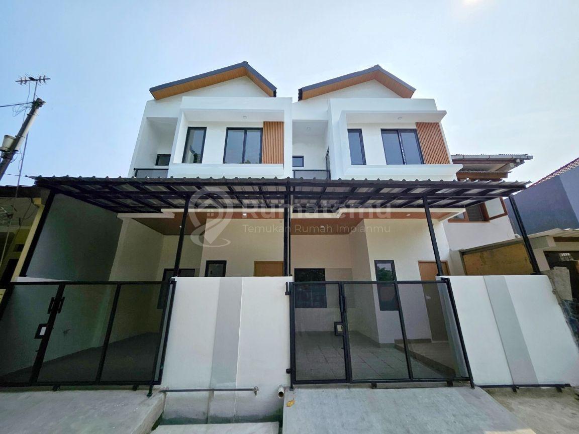 Rumah Baru Hadap Taman Perumahan Harapan Jaya Bekasi Utara