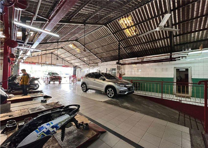 BEKAS BENGKEL MOTOR DI JL. PRAMUKA RAYA