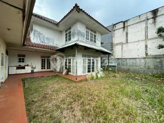 Rumah Lama Komplek Kavling Polri, Tenang dan Asri