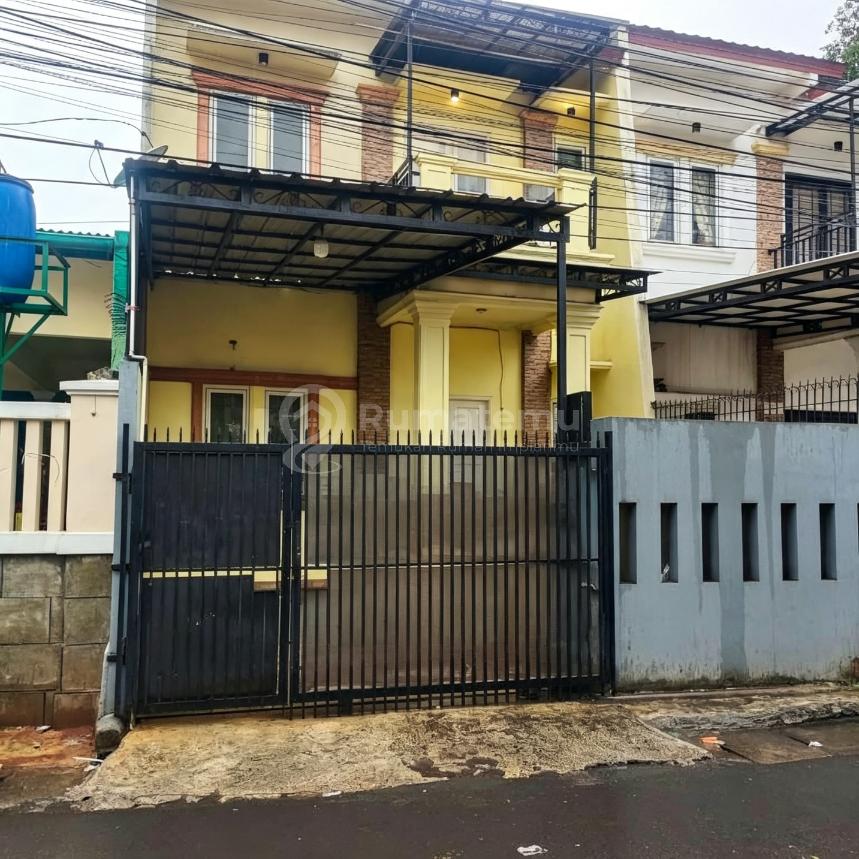 Rumah 2 Lantai Pinggir Jalan di Jatibening Baru Pondok Gede Bekasi