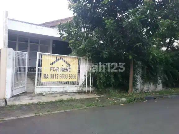 Rumah Hook bebas banjir di Perumahan Tanjung Barat Indah Jagakarsa Jakarta Selatan