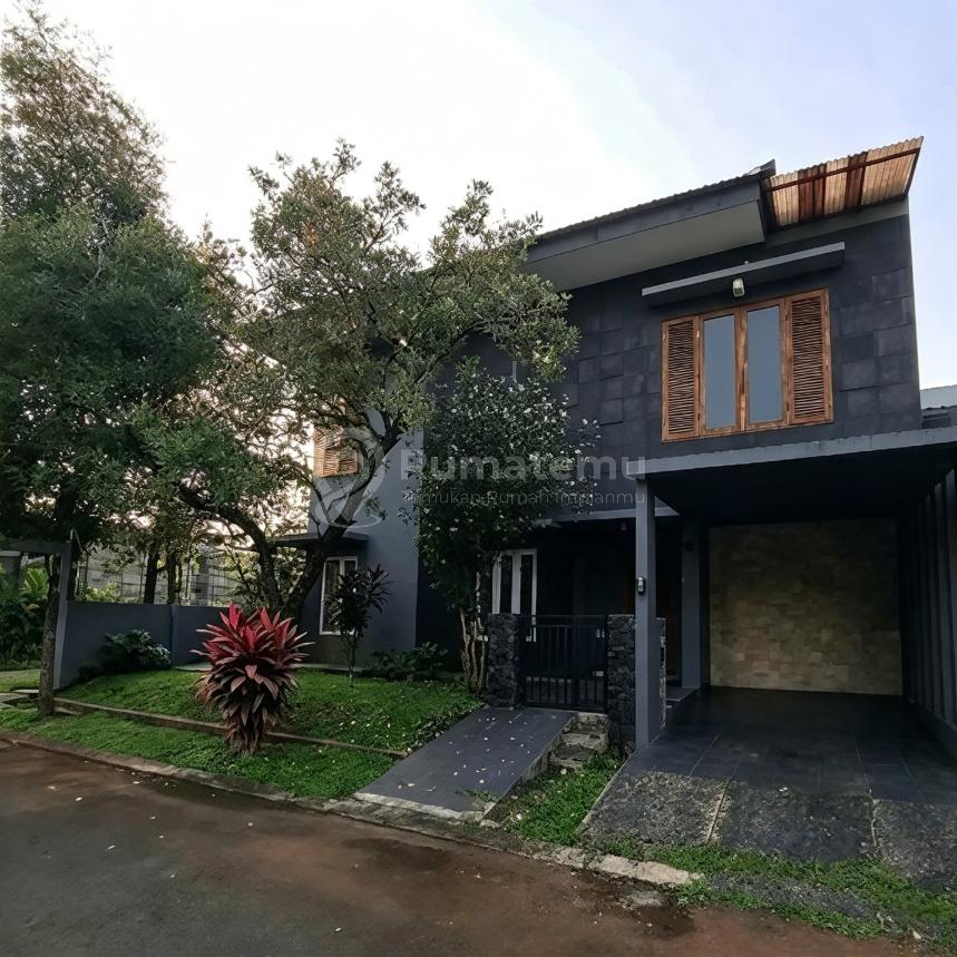 Dijual Rumah Strategis Harga Menarik Halaman Luas di Bintaro Sektor 9