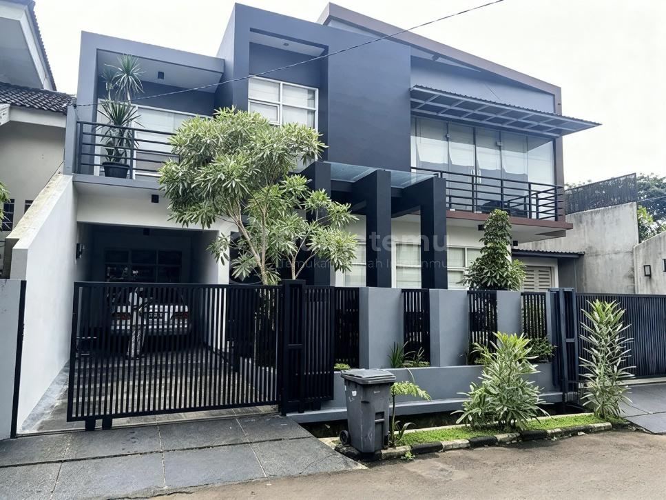 Dijual Rumah 2 Lantai Lokasi Strategis Harga Menarik di Bintaro Sektor 9