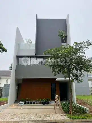 Rumah Baru Bangun 3 Lantai Cluster Favorit Strategis
