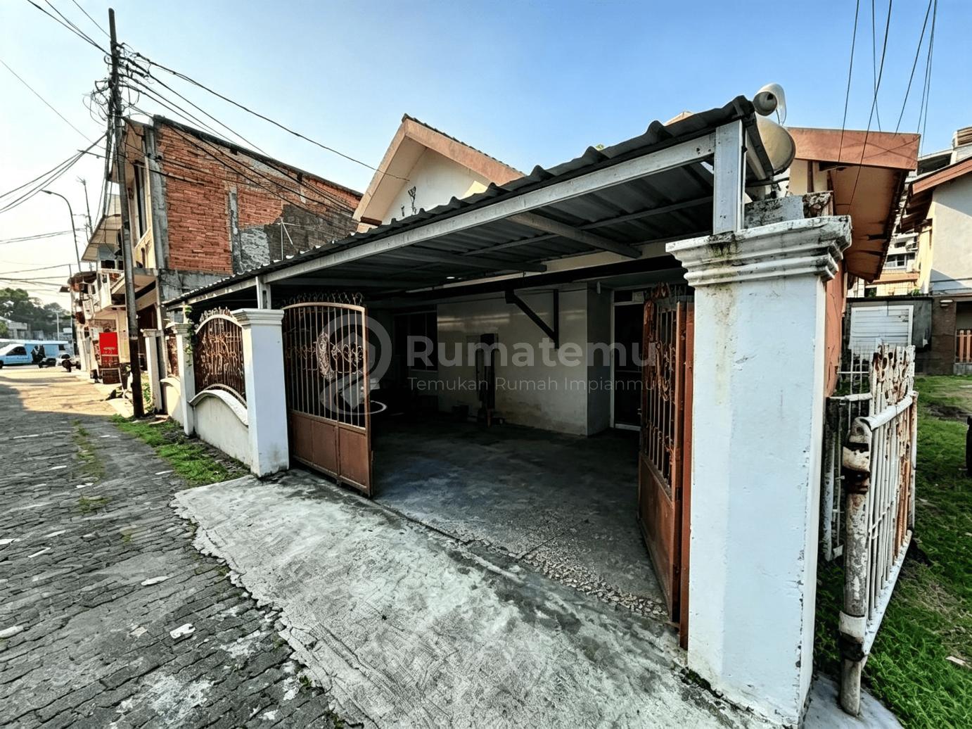 Rumah Dibawah NJOP Area Jatinegara, 30 Meter ke Terminal Kampung Melayu. NJOP PBB 2025 : 5,742,774,000