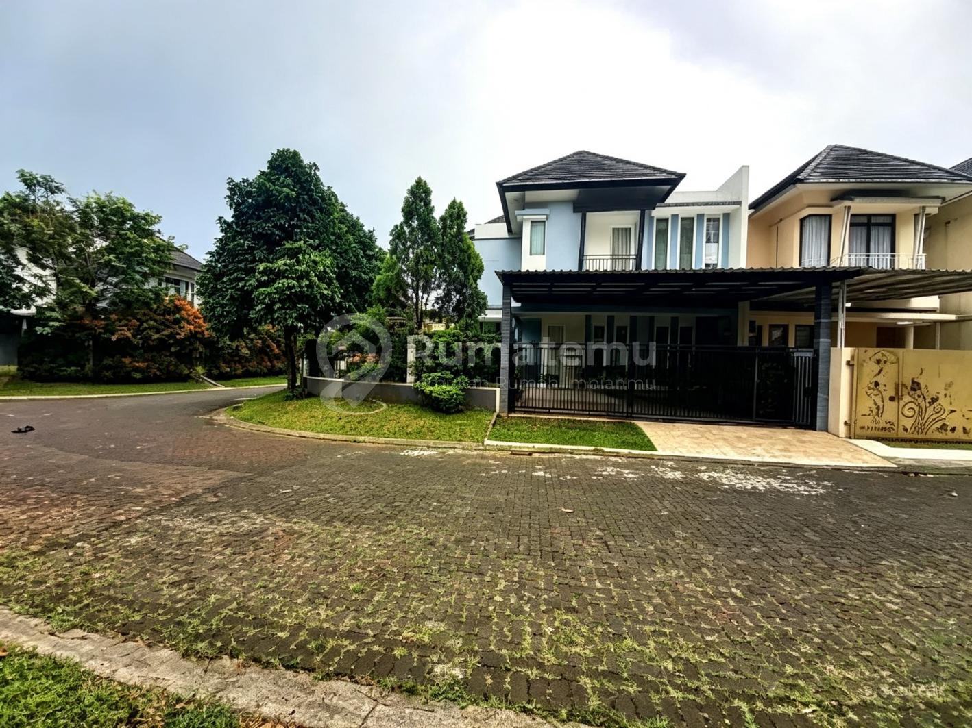 [Bu] Rumah Hoek Villa Bali Bogor Nirwana Residence! Ada Jacuzzi & View Gunung Salak, Jual Hanya 4.5M!