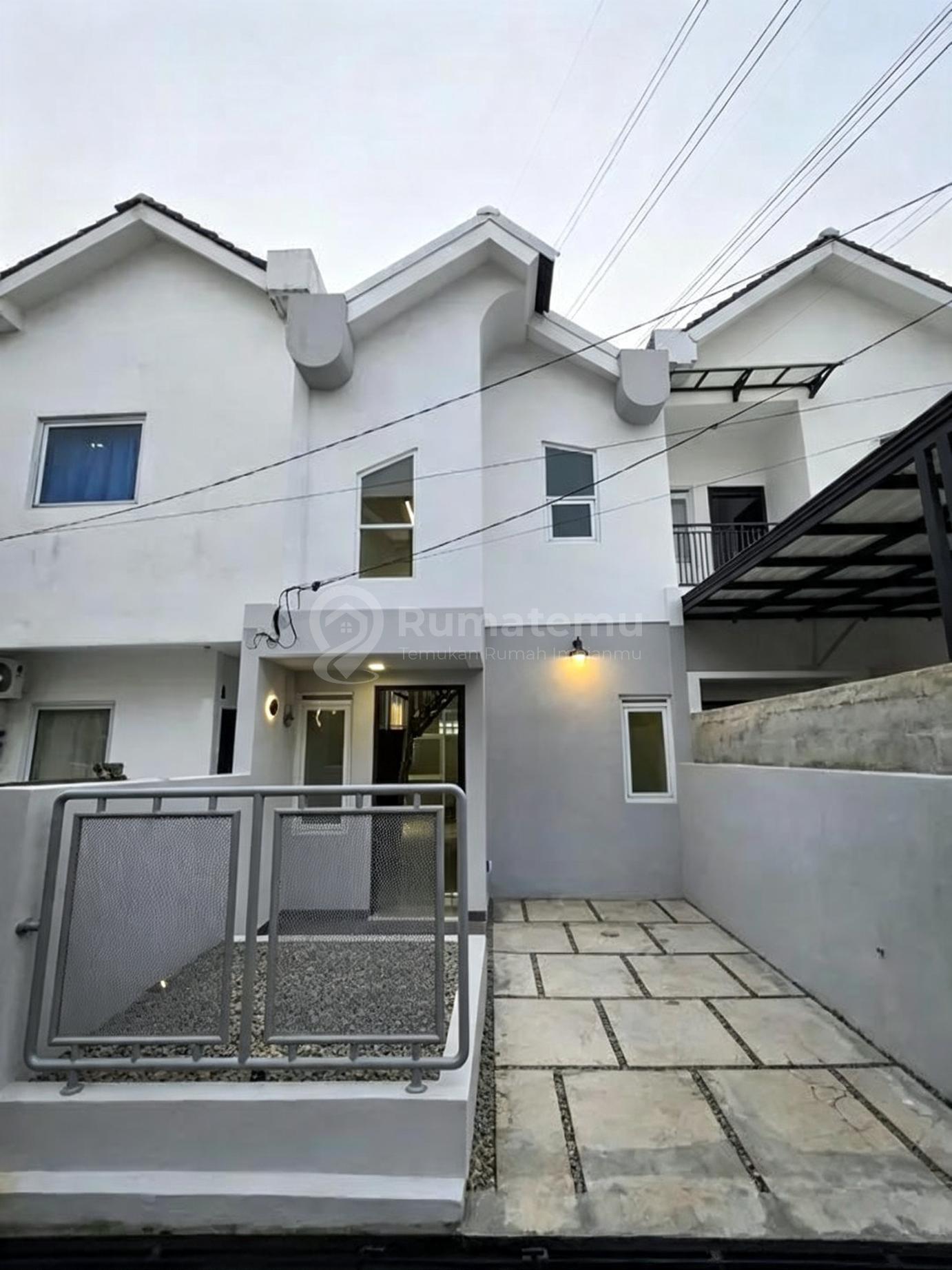Dijual Rumah 3 KT 1,5 Lantai di Ciwastra