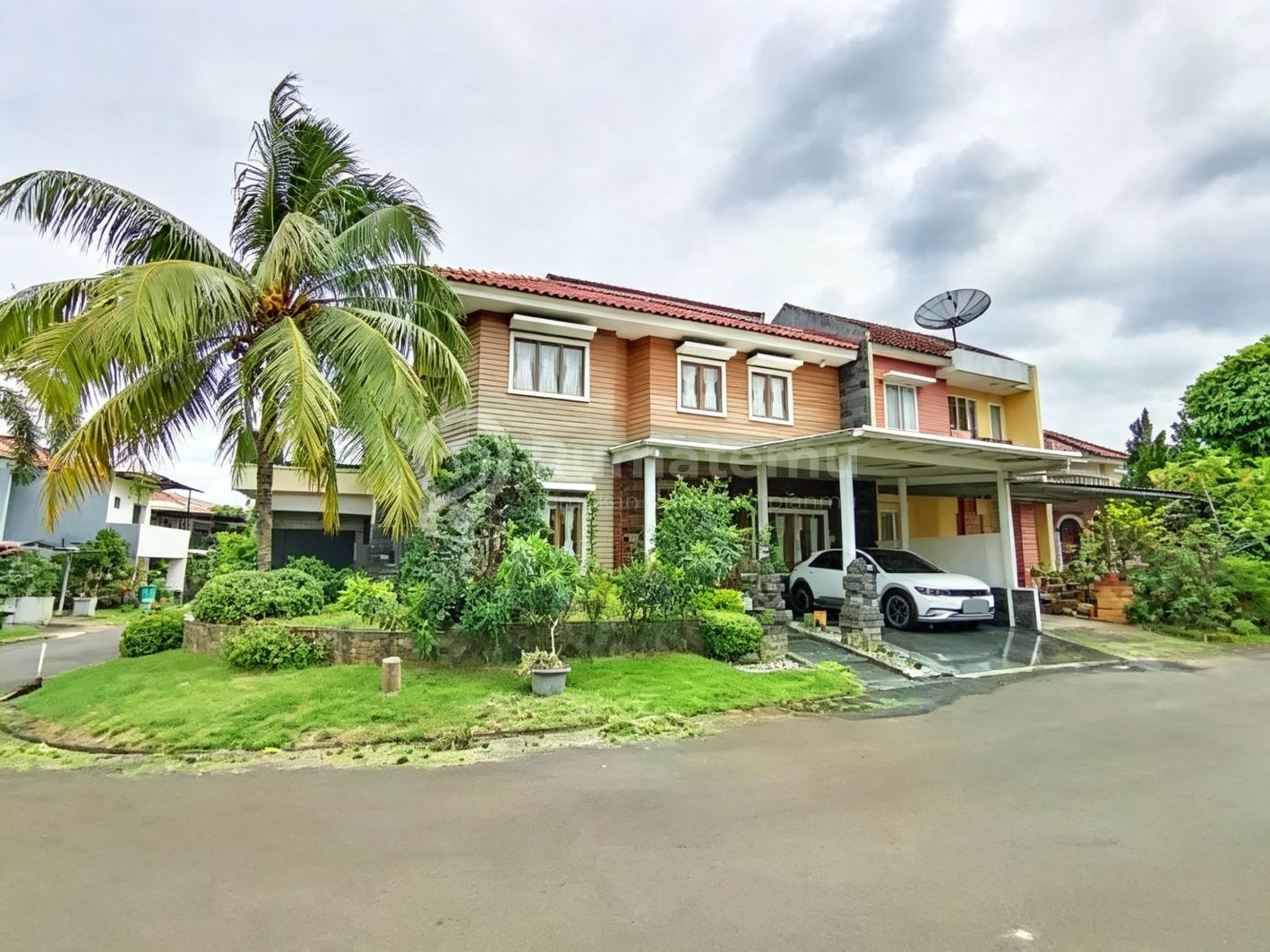 Rumah Mewah di Delatinos Bsd City Tangerang Selatan, Furni