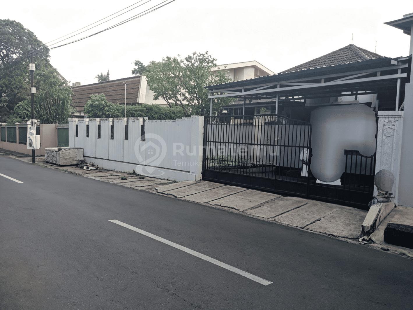 Jual Rumah 1 lantai lokasi di pinggir jalan di daerah Pejaten Barat, Pasar Minggu, Jakarta Selatan