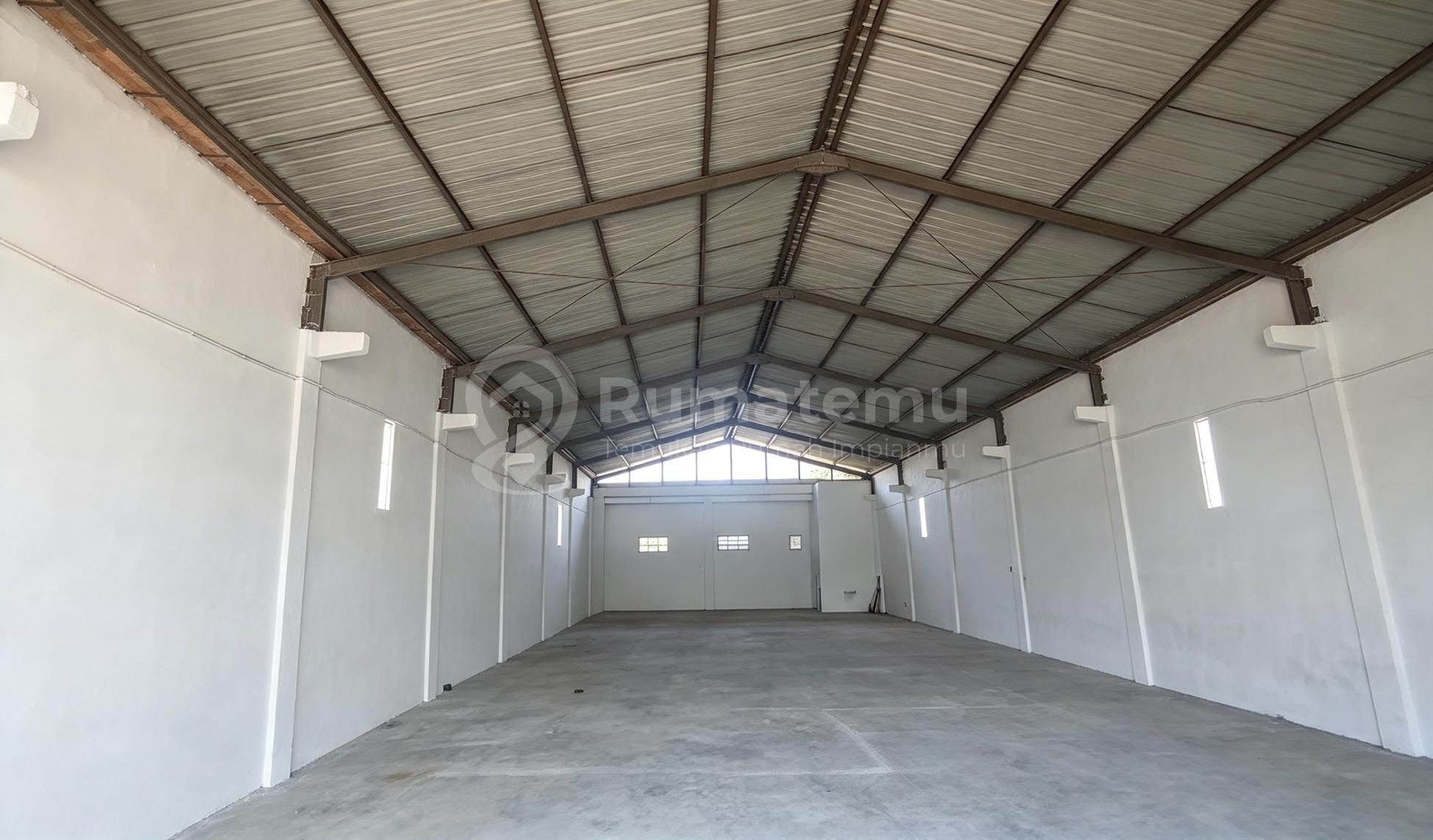 Dijual Gudang Gedong Panjang Dekat Tol Baru Renov