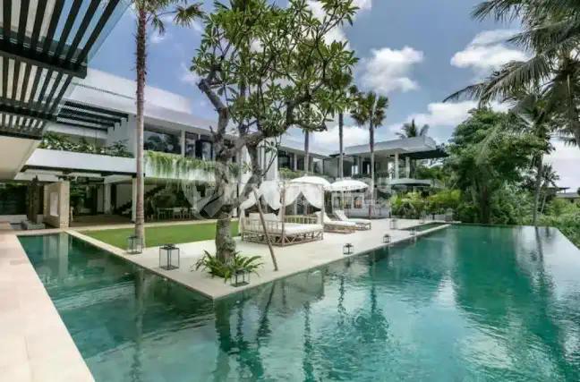 Luxury Villa For Rent In Tumbak Bayuh Bali
