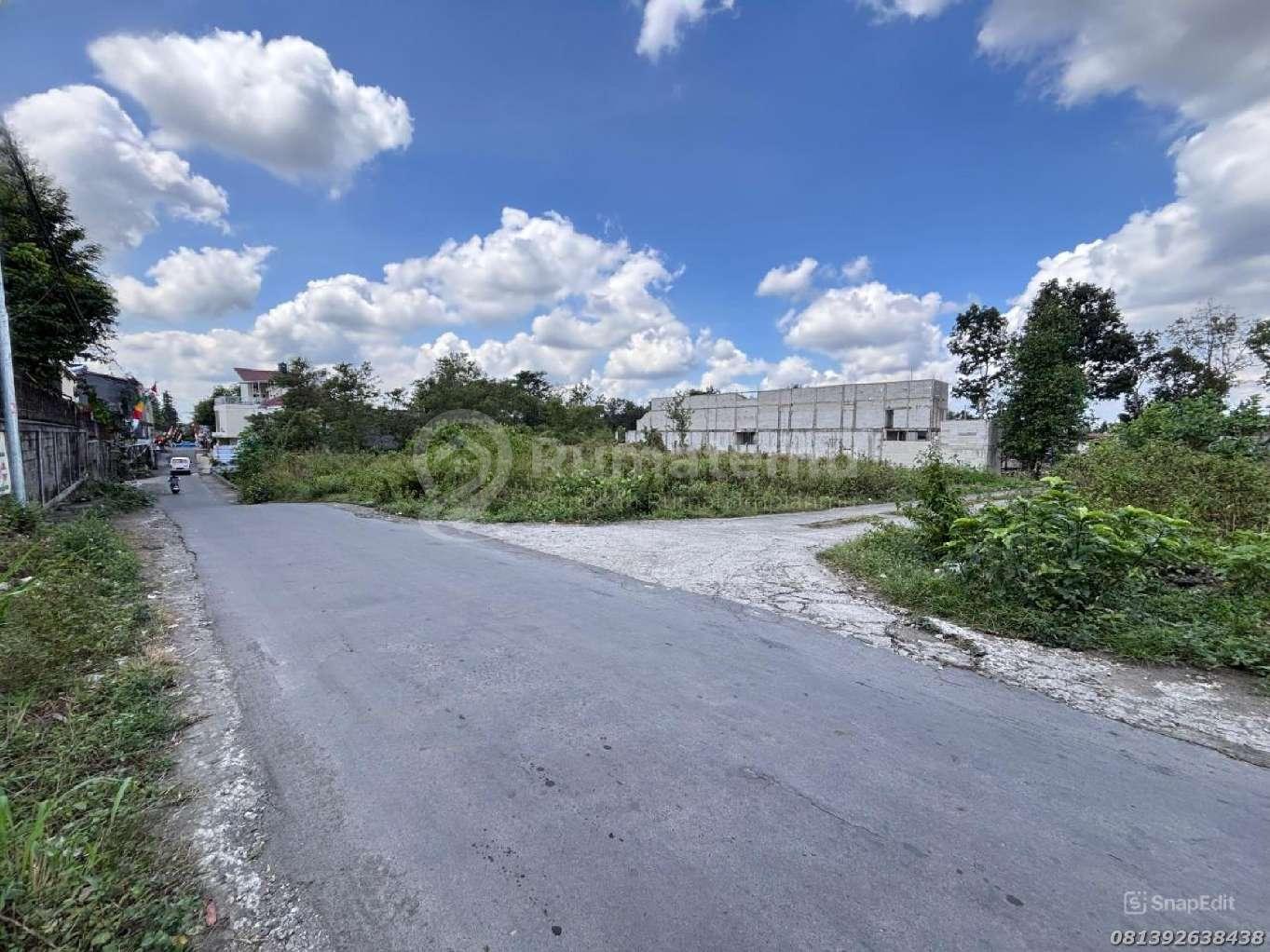 500m Kampus UII Jogja, Dijual Tanah SHM Lebar Depan 10 Meter