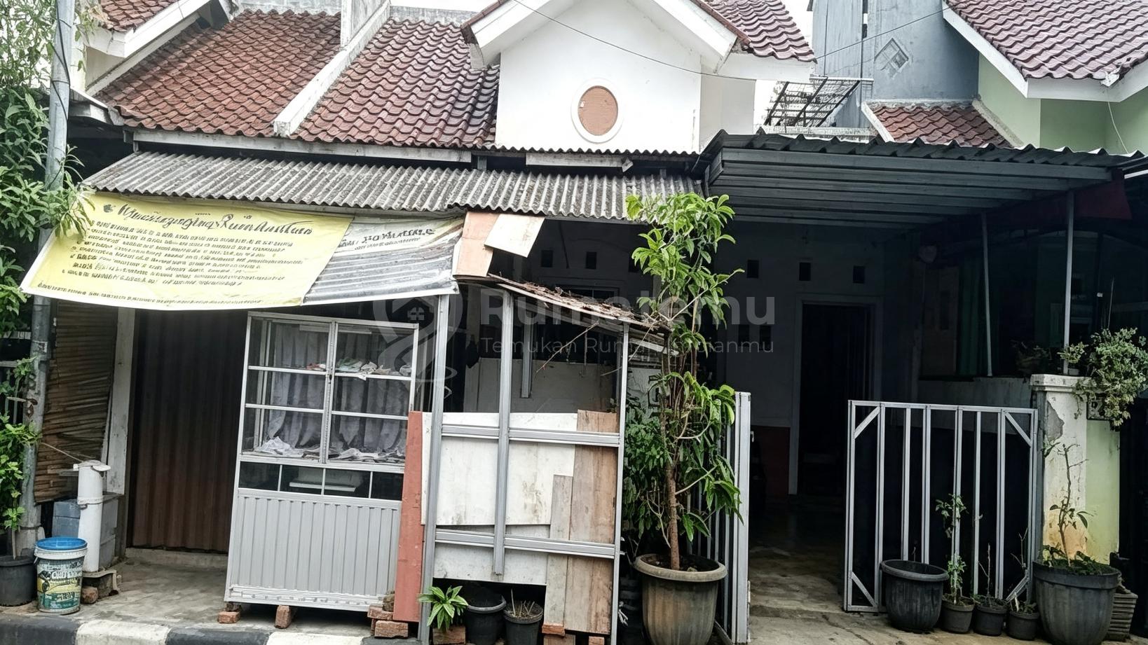 Jual Cepat Rumah Perum 1 lantai lokasi di pinggir jalan. Metland Menteng, Ujung Menteng, Cakung