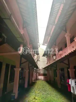 Tanah Berikut Bisnis Kos-Kosan Dekat Universitas Indonesia