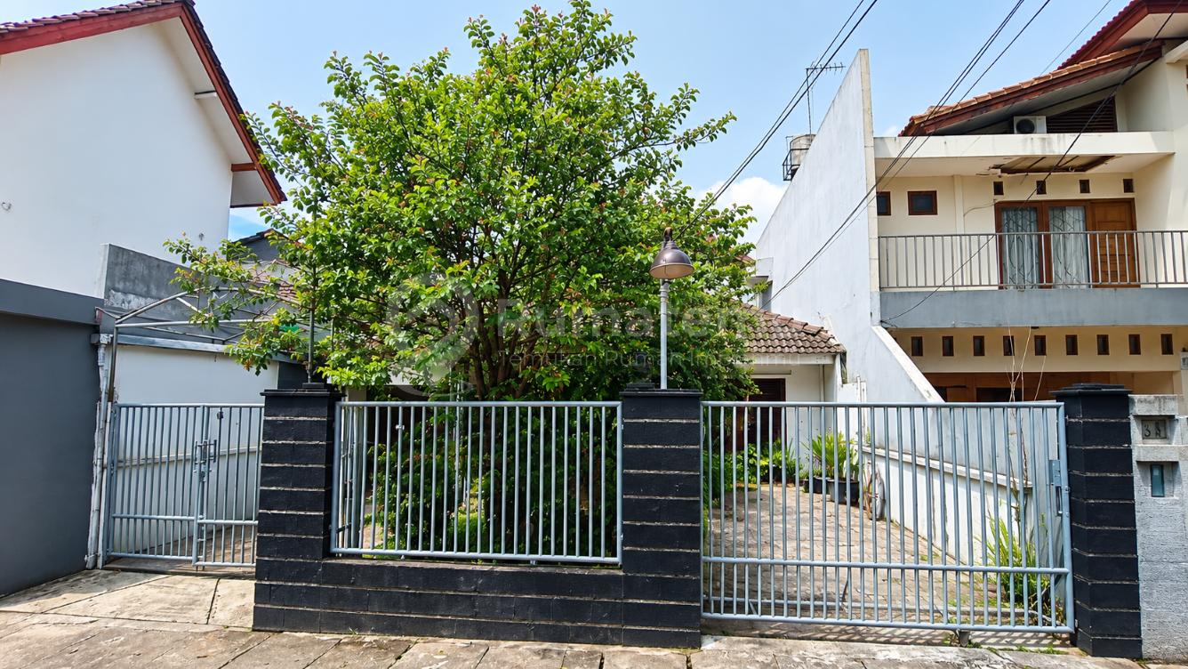 CARI RUMAH YANG LAHANNYA LEGA? INI DIA – LEGOSO CIPUTAT 280M²