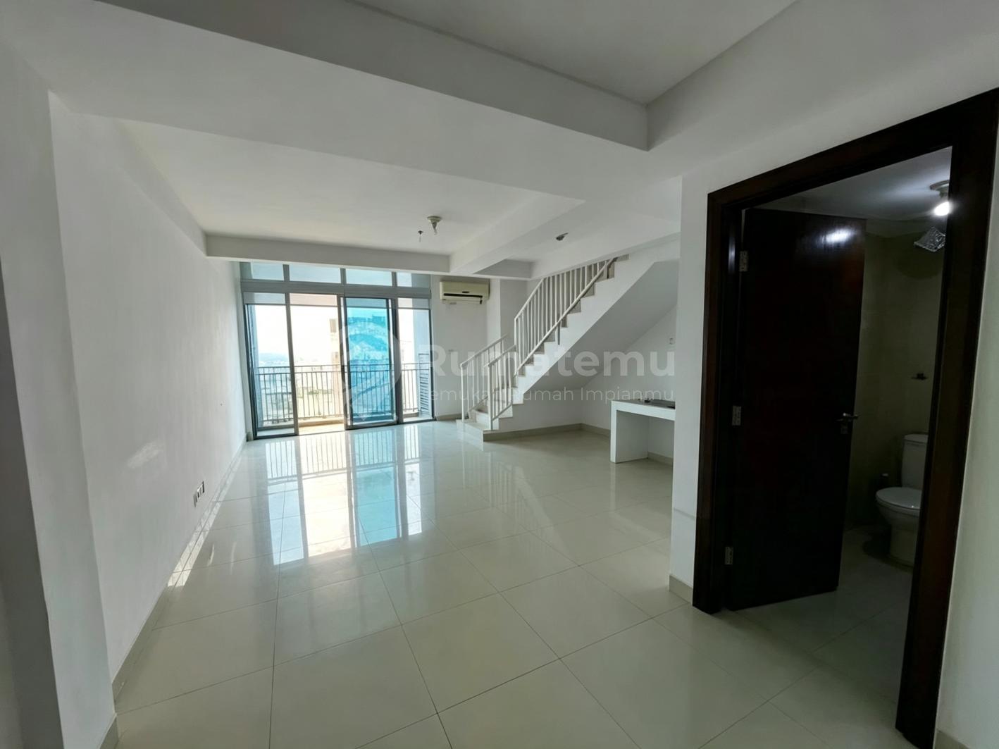 Soho Podomoro City Office Space For Rent Mid Floor With City View