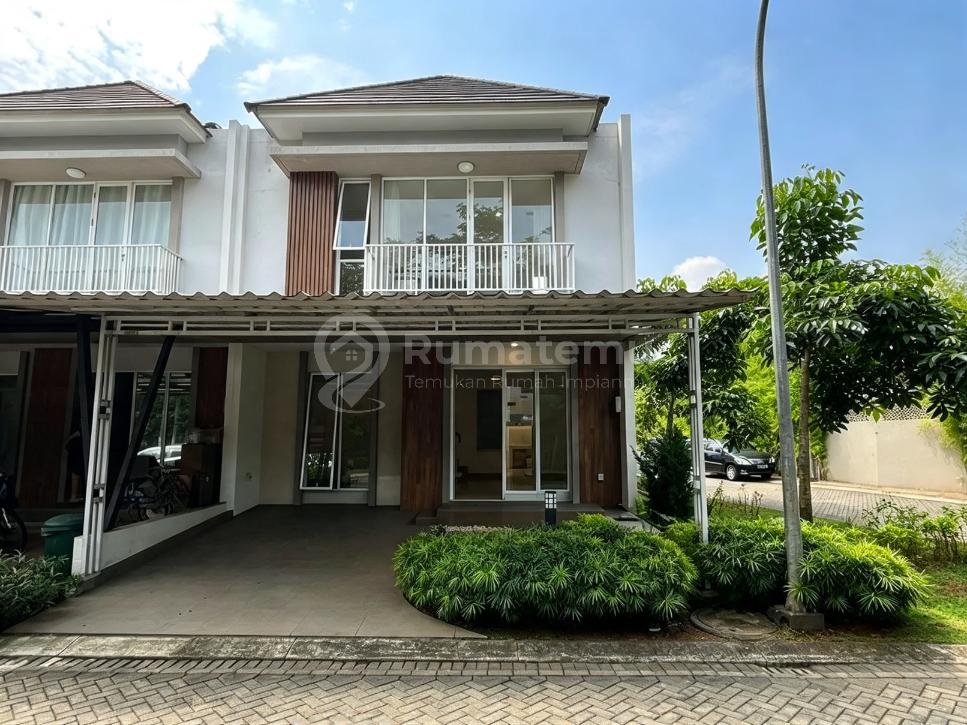 Dijual Rumah Hook Posisi Hadap Taman Juga Parkiran Muat Banyak