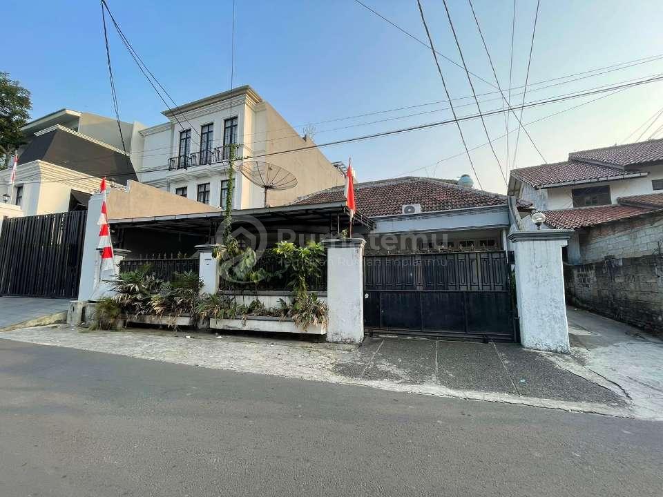 Dijual rumah dengan swimming pool dan Mesin swiming Pool di Cipete Selatan, Cilandak, J