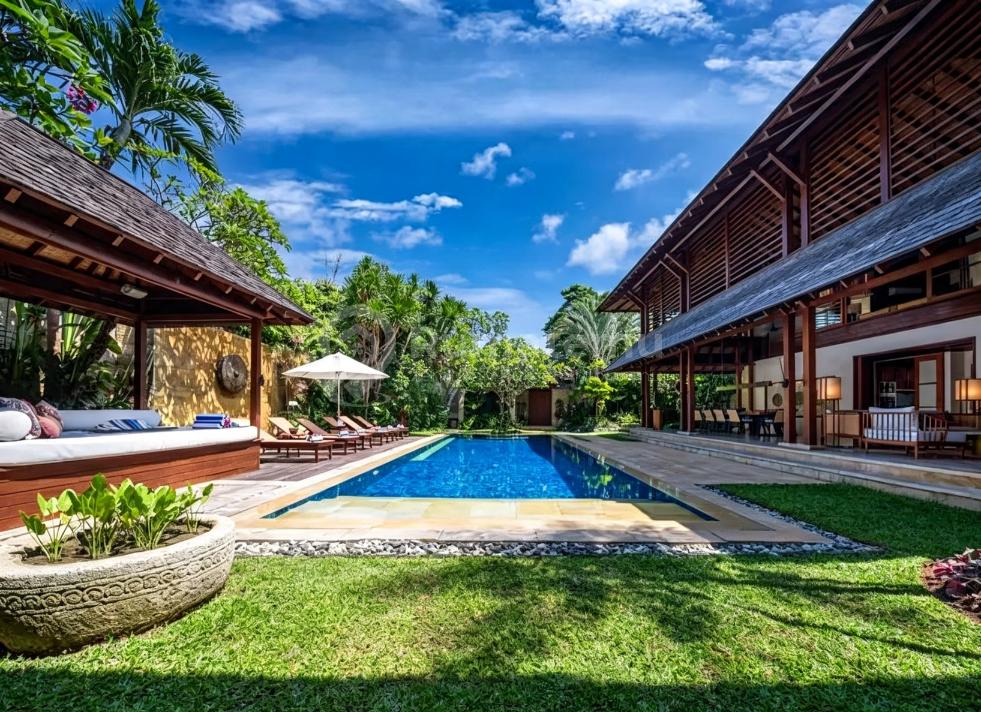 Dijual Luxury Villa 5 Bedroom Petitenget Seminyak Bali