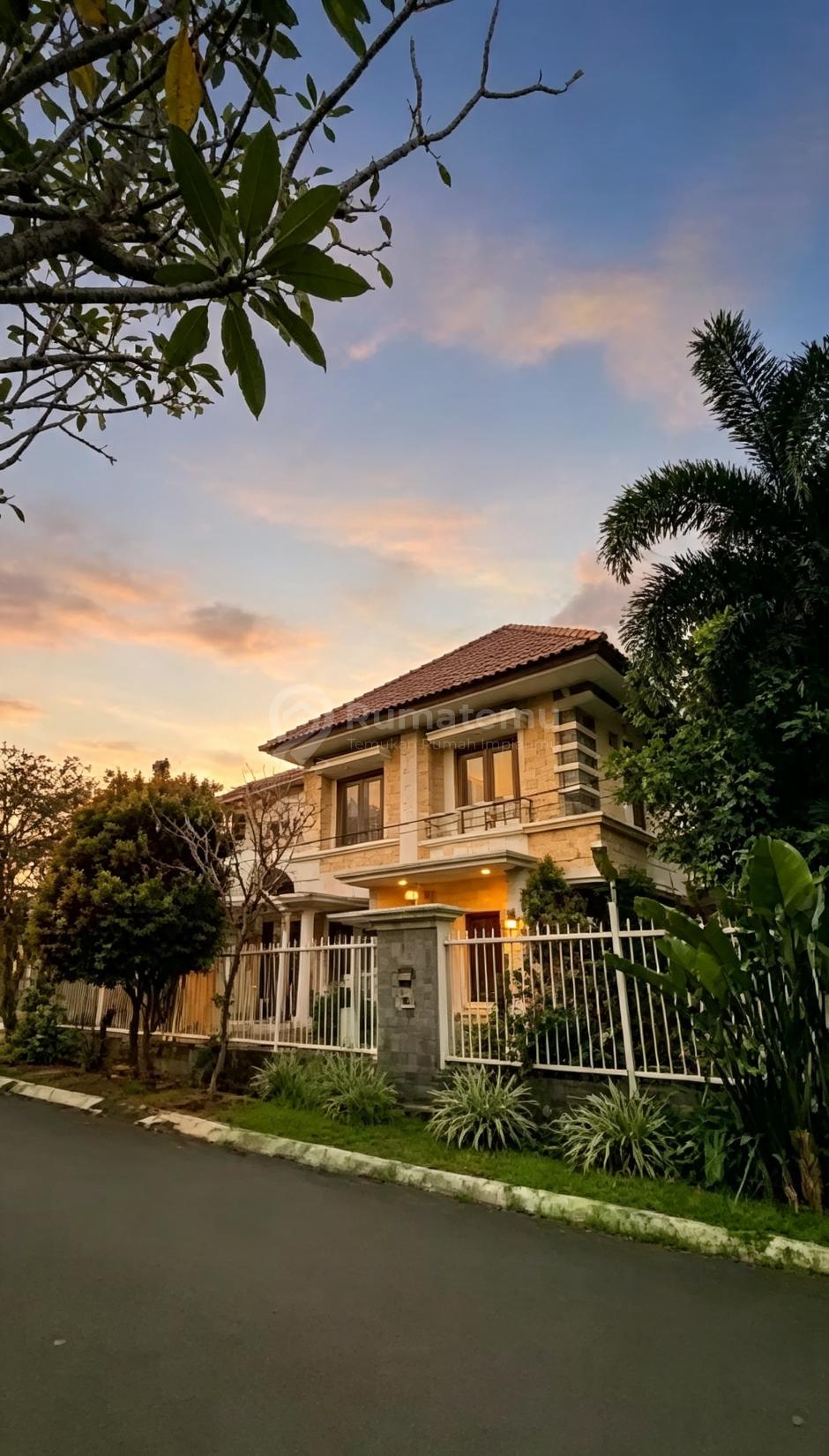 Rumah Mewah Premium dengan Kolam Renang di Kawasan Elit Bintaro