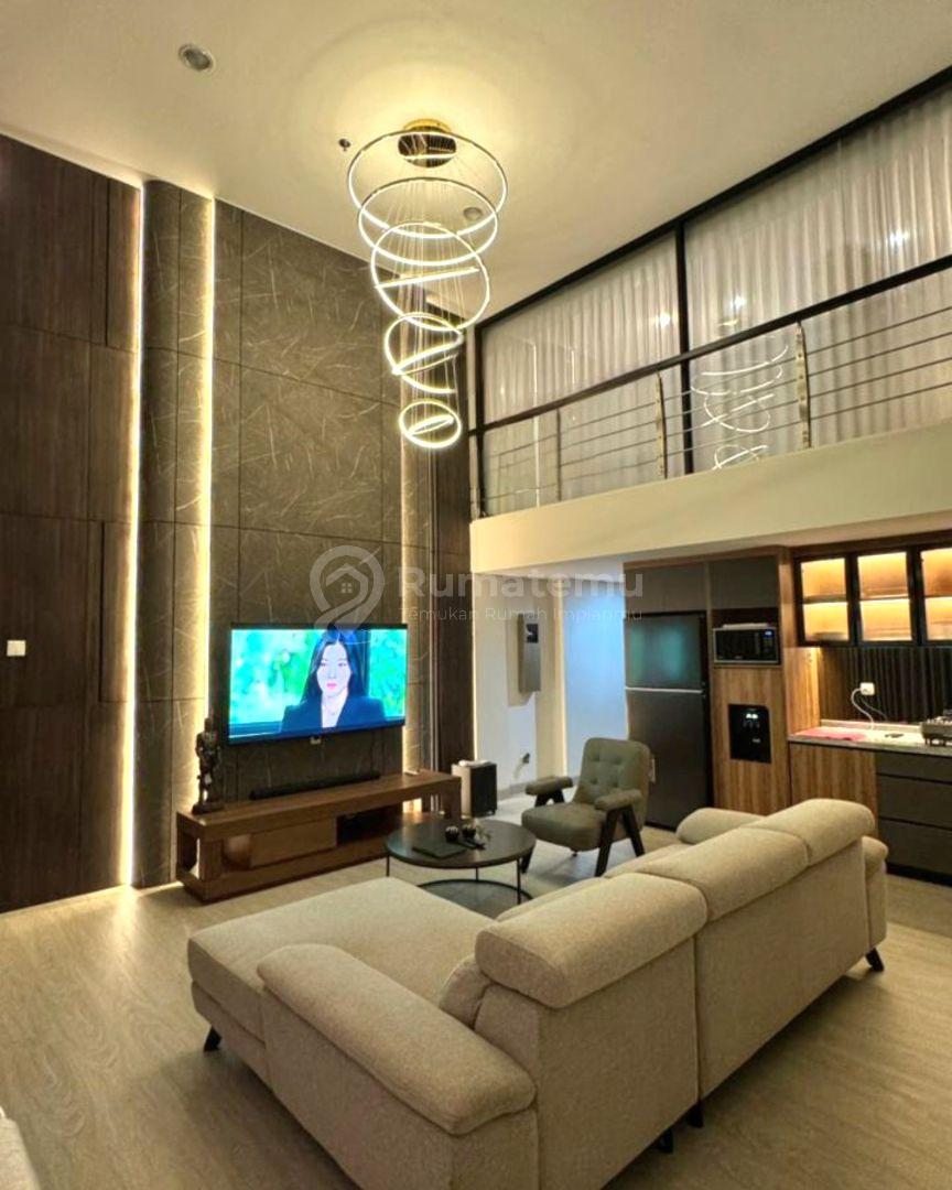Apartemen Soho Brooklyn Full Furnish 2 Lantai Konsep Soho View Pool & City di Kawasan Premium Alam Sutera