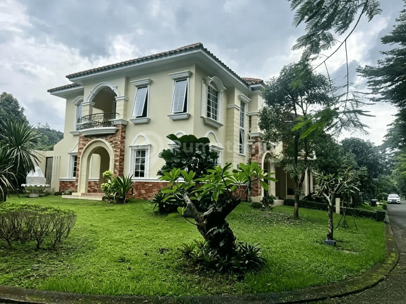 Rumah 2 Lantai Asri Nyaman Aman Hadap Utara Timur The Green BSD