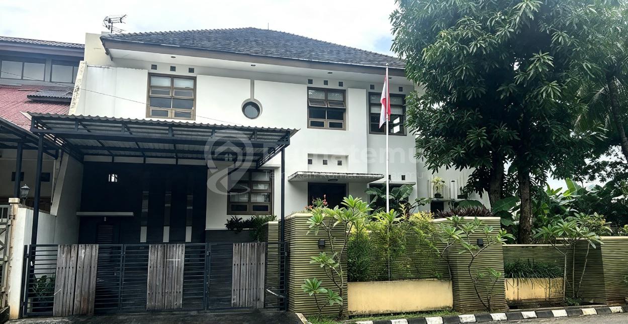 Siap Huni, Rumah, 2 Lantai, SHM, Dekat Fasilitas Kesehatan, bisa KPR