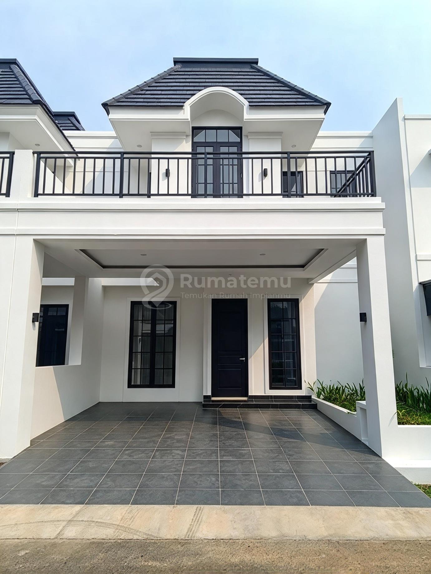 Siap Huni, Rumah, 2 Lantai, SHM, Dekat Taman Kota, Bebas Banjir