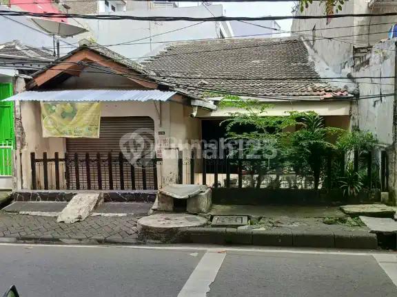 Dijual Rumah Lokasi Strategis di Perbatasan Jaksel dan Jakbar