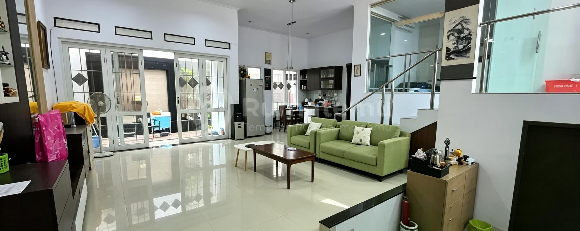 Dijual Rumah Puspita Loka BSD Hadap Taman dan Jogging Track